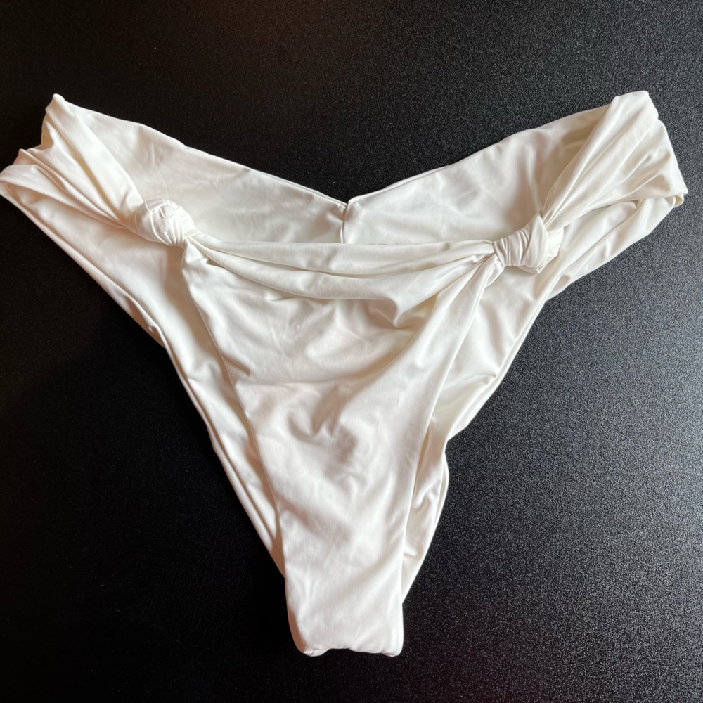 Monica Bikini bottoms in white